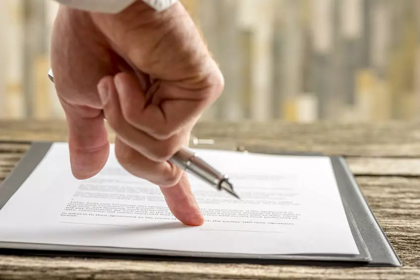 Family meeting with legal advisor, showing when a Will is crucial—highlighting Trusted Will Writing Walthamstow for essential life planning.